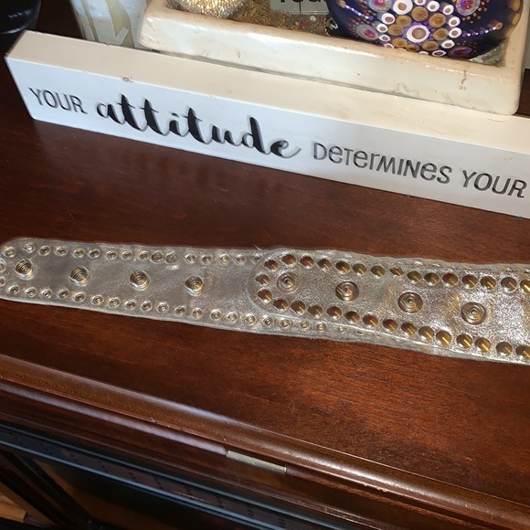 Sand Castle New York Vintage Silver Leather Belt - Picture 9 of 16